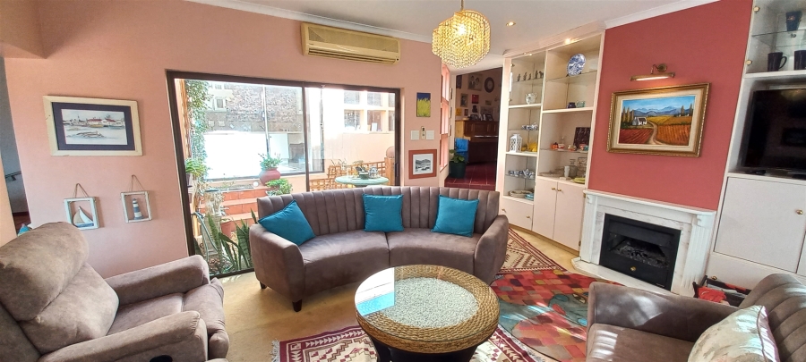 5 Bedroom Property for Sale in Bonnievale Western Cape